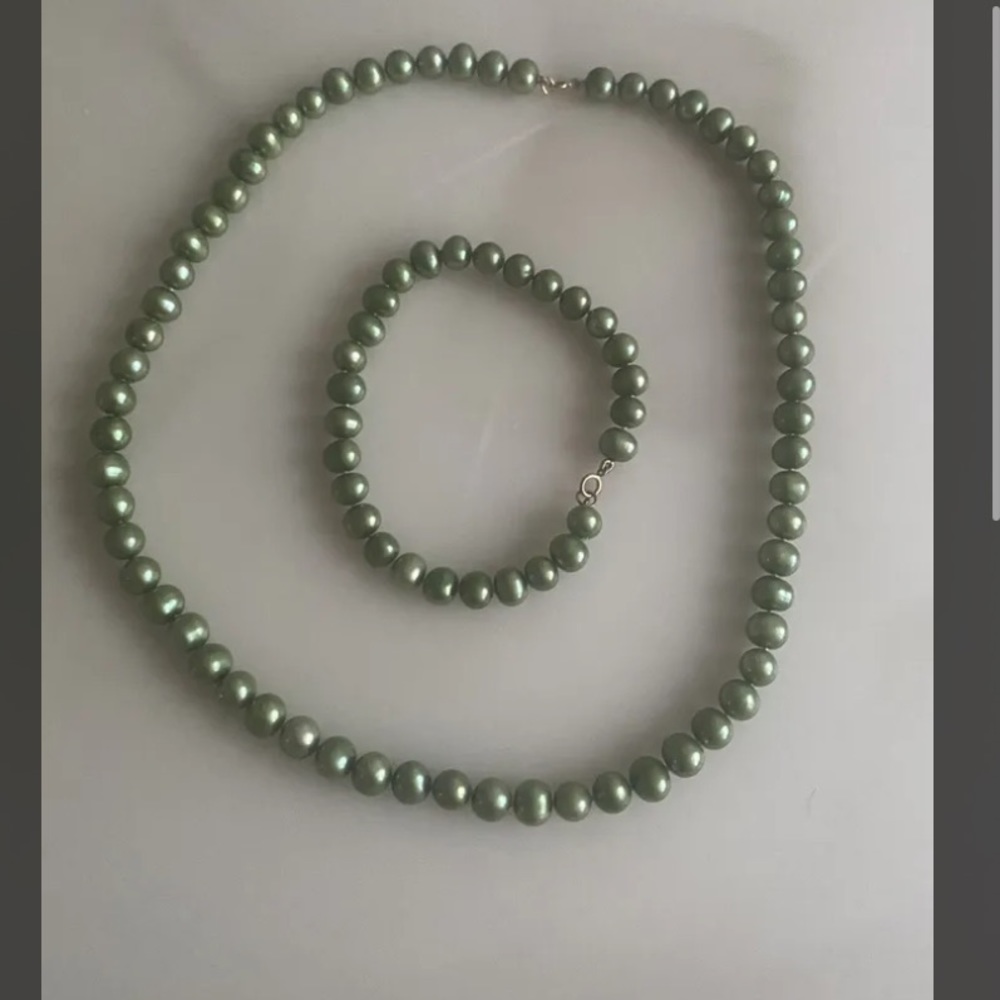Green Pearl Necklace and Bracelet Set